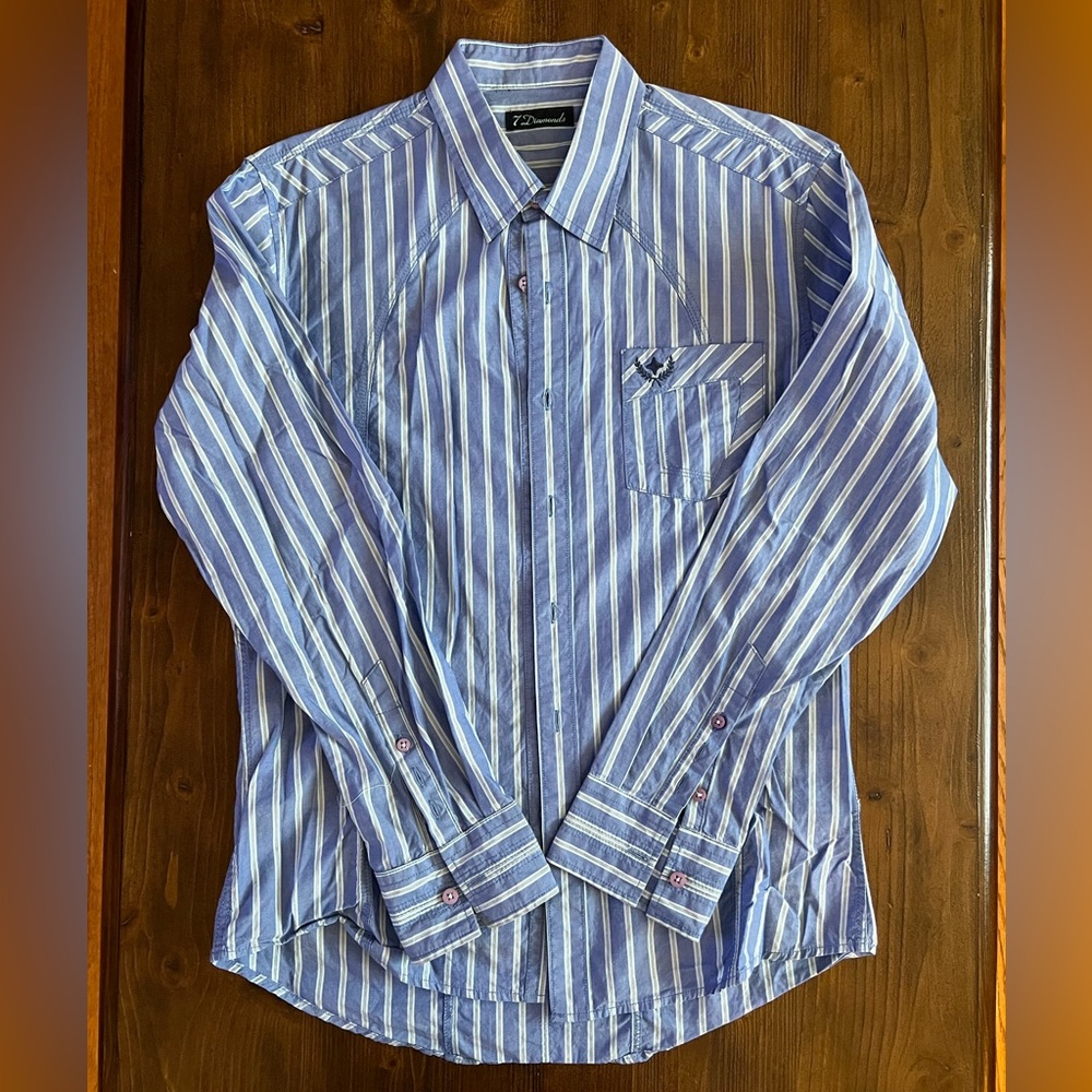 Men’s 7 Diamonds Button Up. Size M